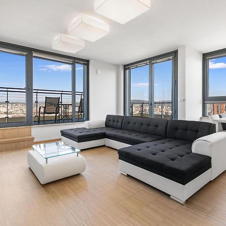 Sky Apartman In Bratislava - With 2 Parking Places Exterior foto