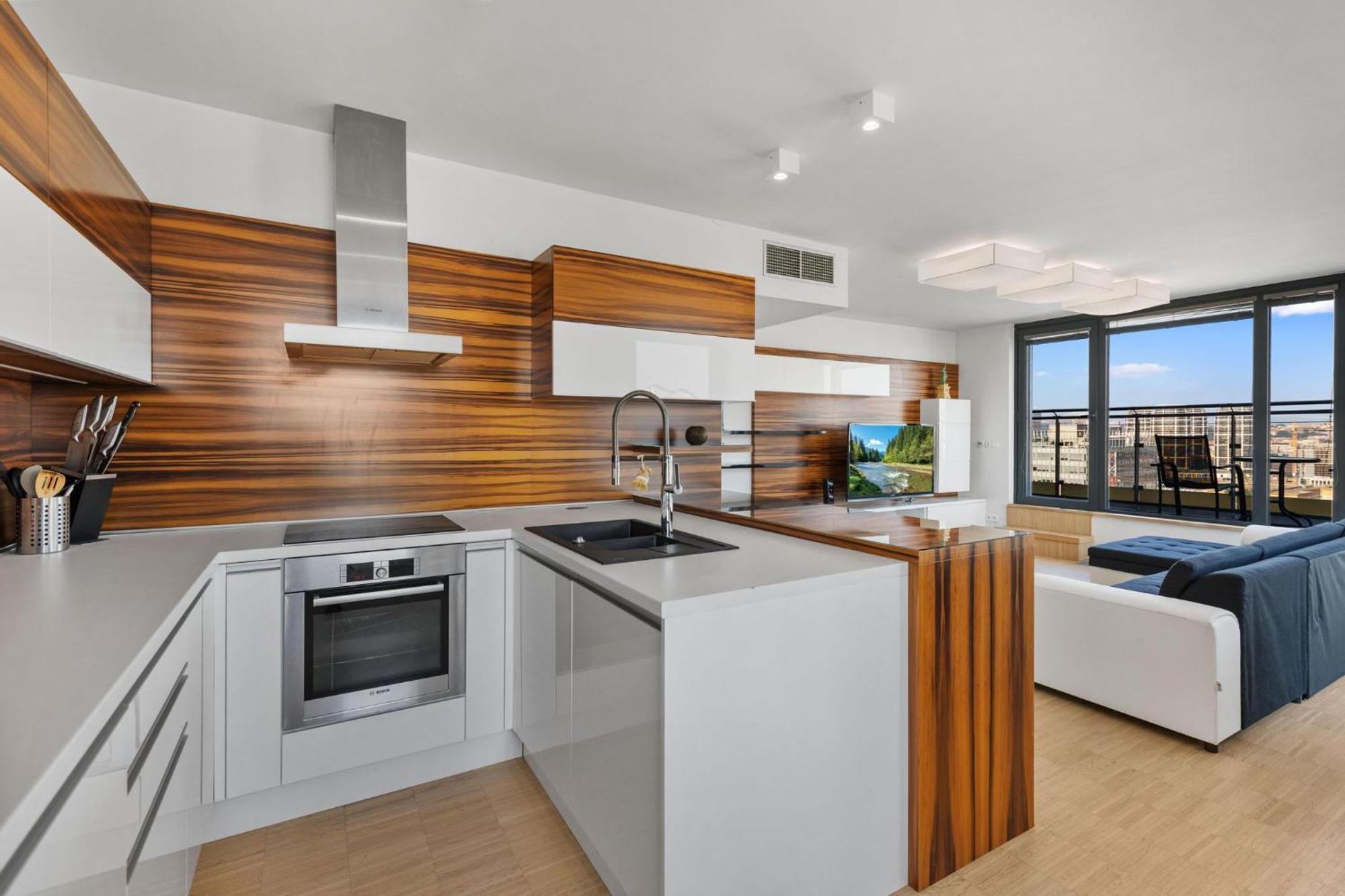Sky Apartman In Bratislava - With 2 Parking Places Exterior foto