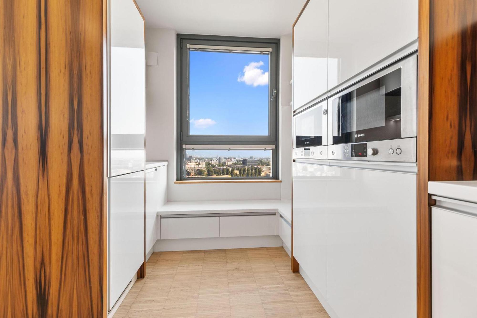 Sky Apartman In Bratislava - With 2 Parking Places Exterior foto